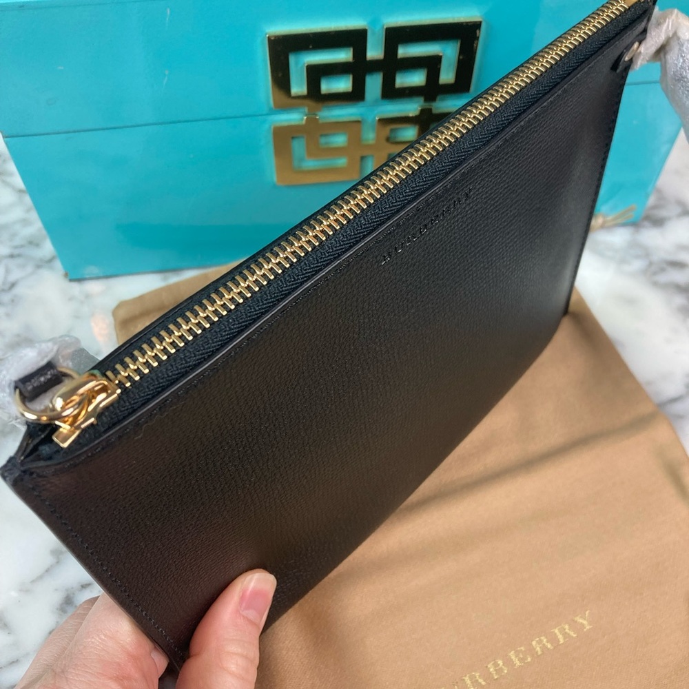 NWT Burberry Black Haymarket Leather Pouch Wristlet - Picture 3 of 7